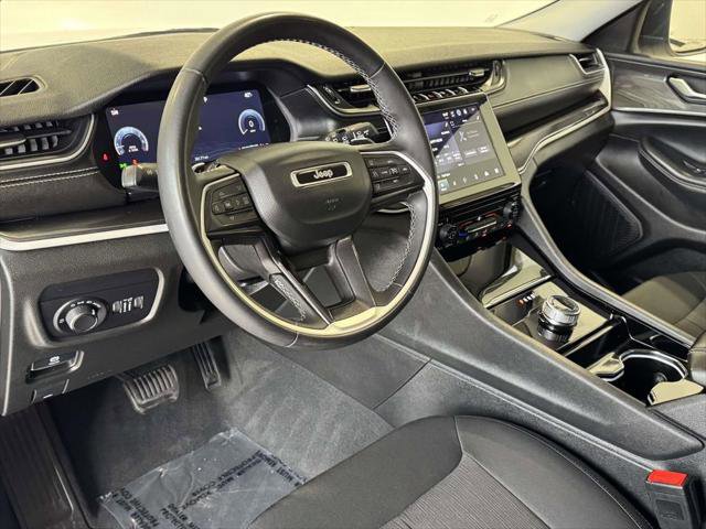 Certified 2023 Jeep Grand Cherokee Laredo image 15