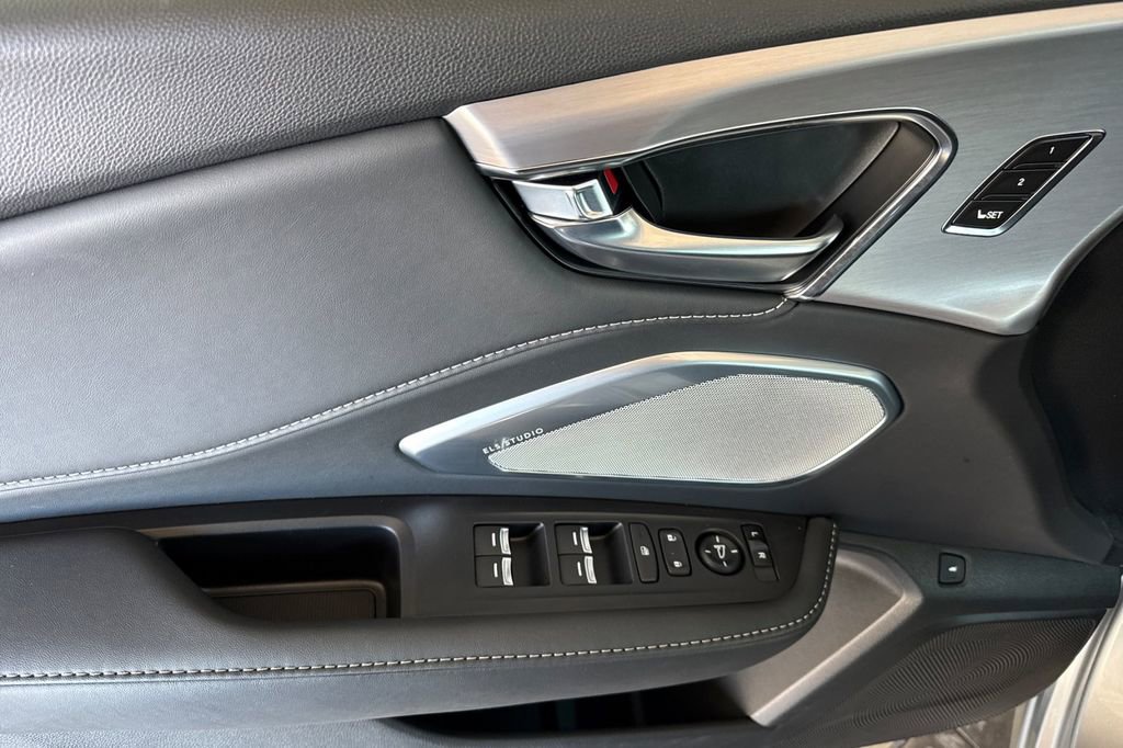 Certified 2025 Acura RDX SH-AWD w/ Technology Package image 15
