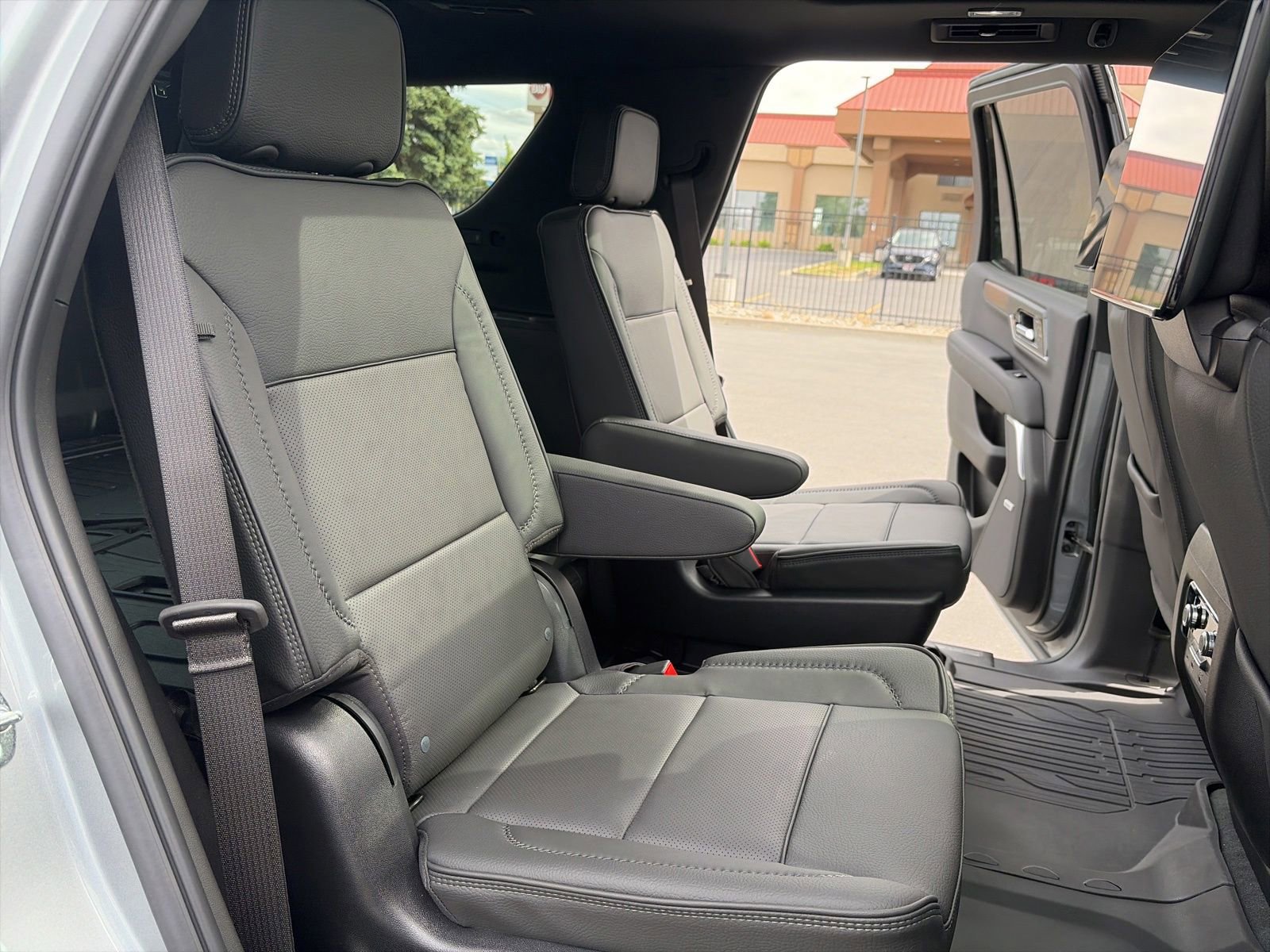 New 2026 GMC Yukon Denali w/ Denali Reserve Package AWD/4WD image 26