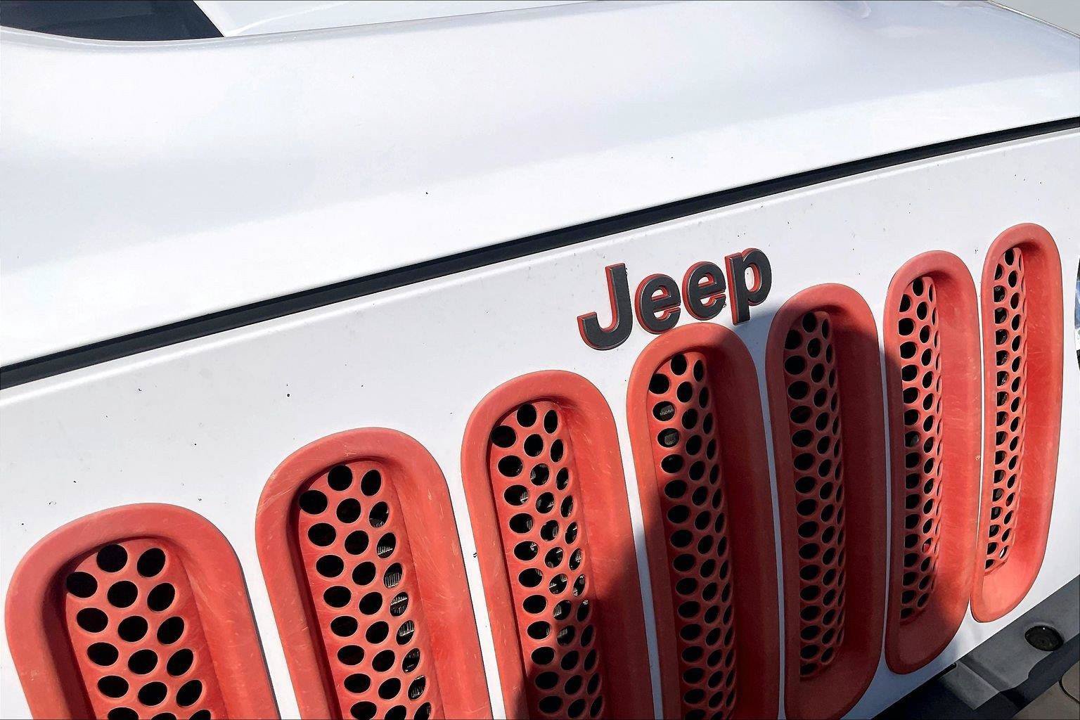 Used 2016 Jeep Wrangler Unlimited Sahara AWD/4WD image 28