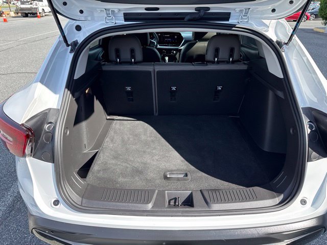 Used 2024 Chevrolet Trax ACTIV w/ Sunroof Package FWD image 9