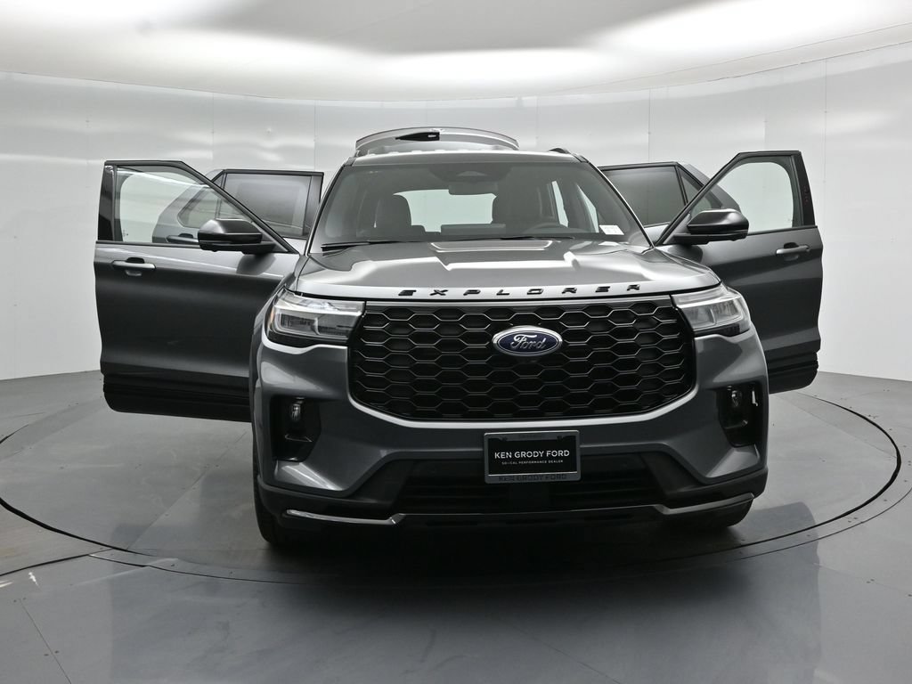 New 2026 Ford Explorer ST-Line w/ ST-Line Street Pack RWD image 30