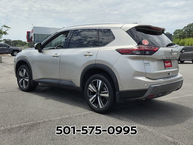 Used 2025 Nissan Rogue SL FWD image 3