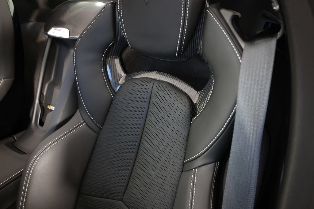 Used 2025 Chevrolet Corvette E-Ray w/ Stealth Interior Trim Package AWD/4WD image 31