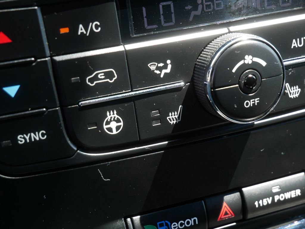 Used 2016 Dodge Grand Caravan SXT FWD image 23
