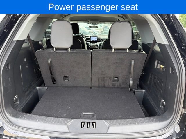 Used 2024 Ford Explorer XLT w/ Equipment Group 202A AWD/4WD image 19