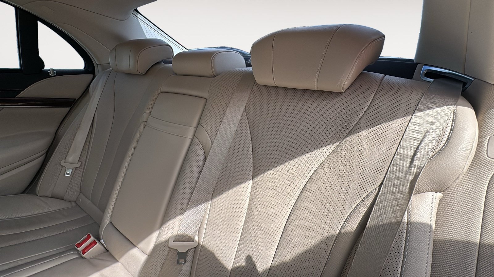 Used 2017 Mercedes-Benz S 550 Sedan image 18