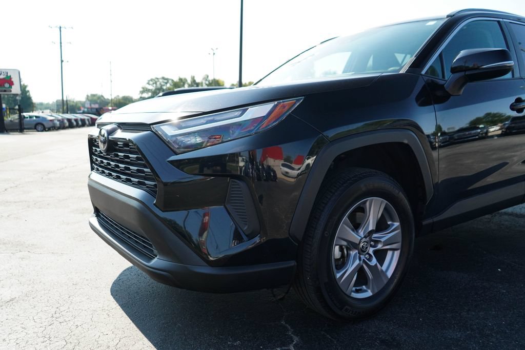 Used 2025 Toyota RAV4 XLE AWD/4WD image 18
