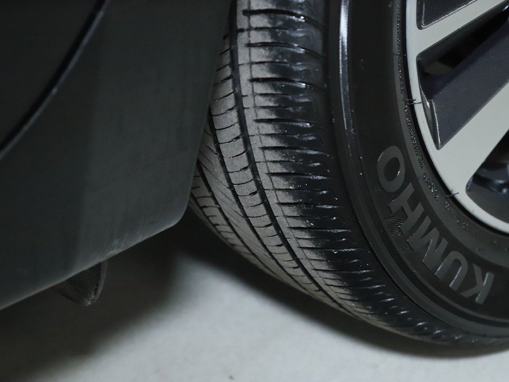 Certified 2025 Nissan Versa SV image 34