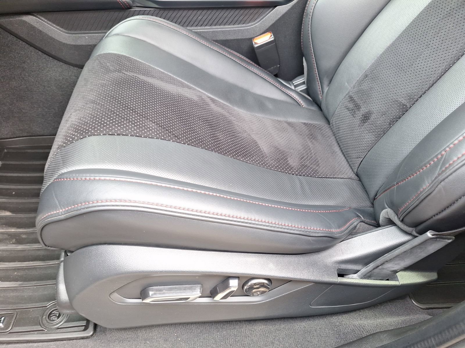 Used 2022 Acura MDX A-Spec image 18