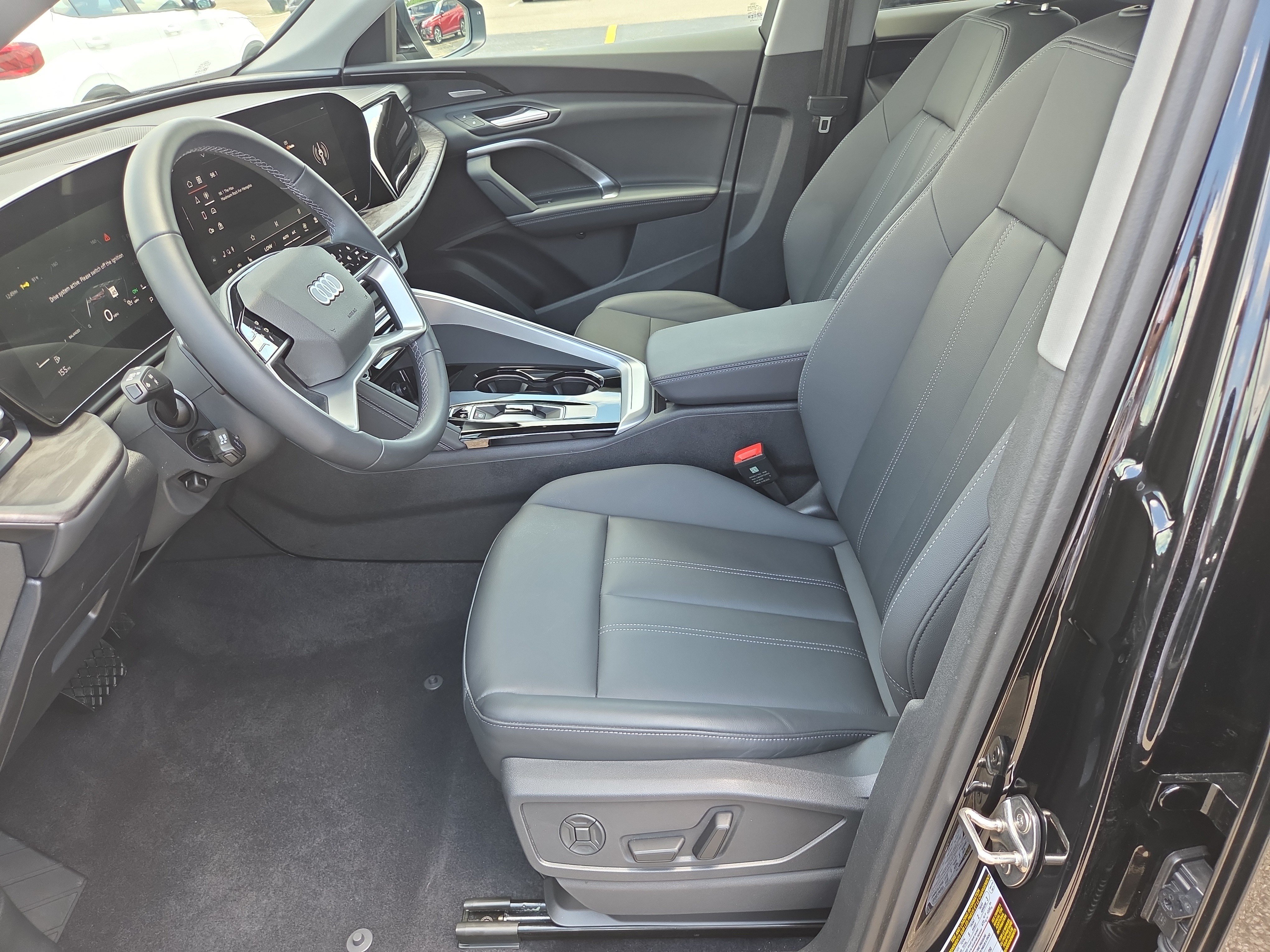 Certified 2025 Audi Q5 Premium Plus AWD/4WD image 5