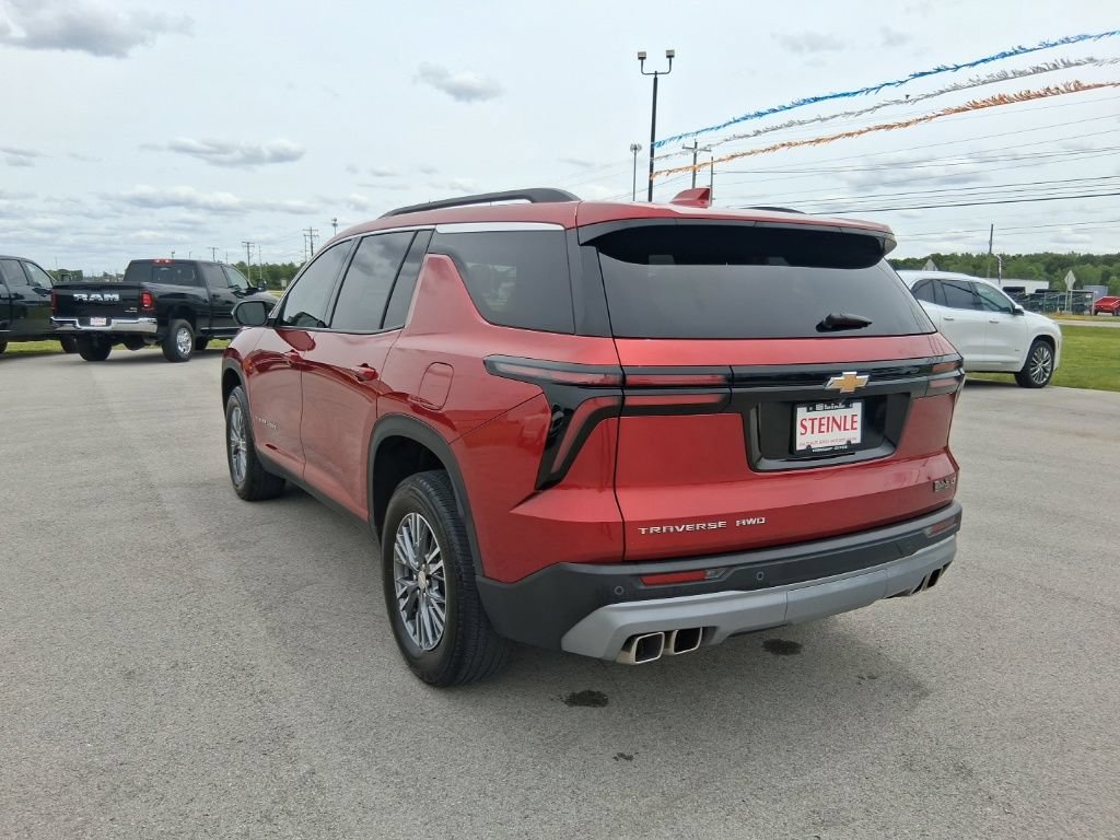 Used 2024 Chevrolet Traverse LT AWD/4WD image 9