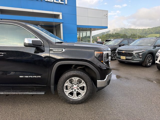 Used 2024 GMC Sierra 1500 SLE AWD/4WD image 2