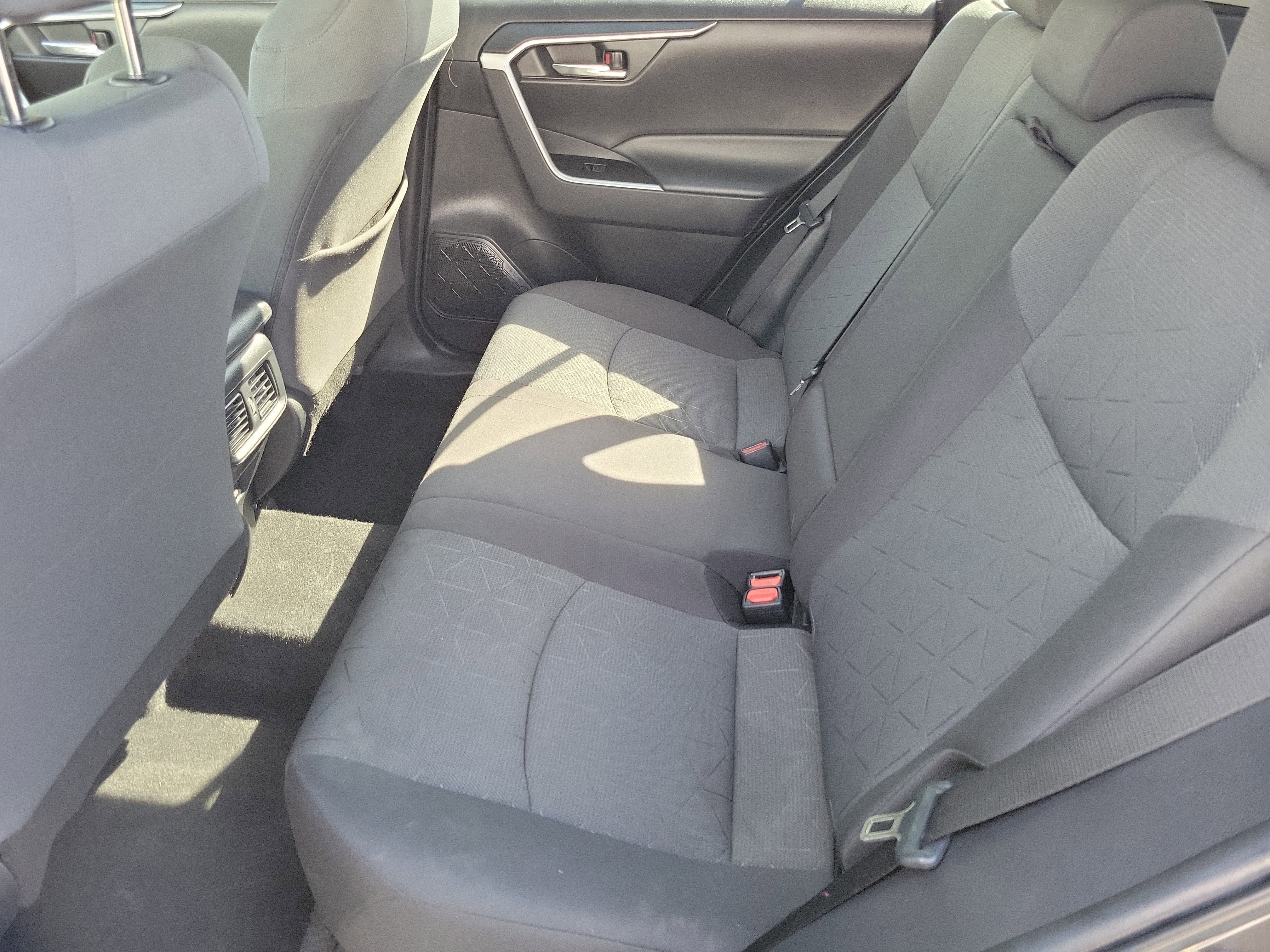 Used 2022 Toyota RAV4 XLE image 11