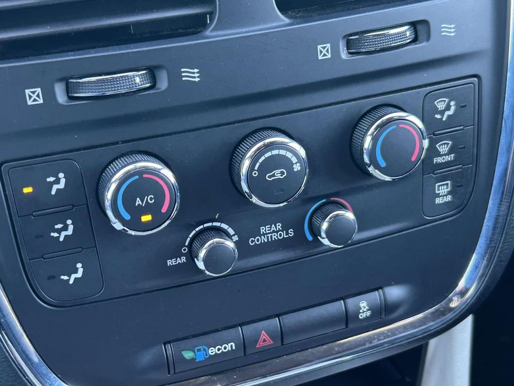 Used 2020 Dodge Grand Caravan SXT FWD image 24