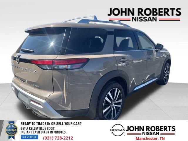 Used 2024 Nissan Pathfinder Platinum w/ Cargo Package image 6