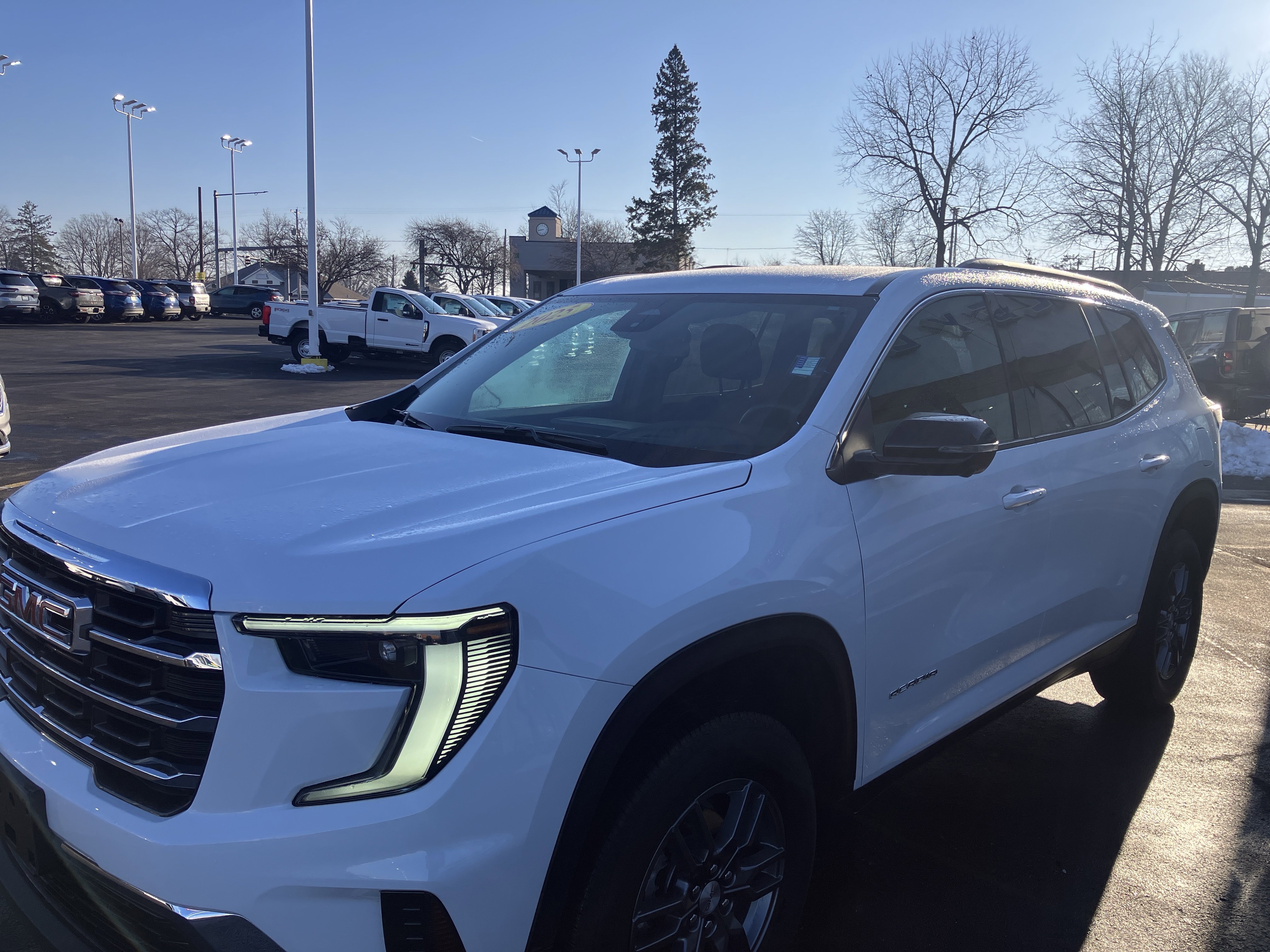 Used 2025 GMC Acadia Elevation image 3