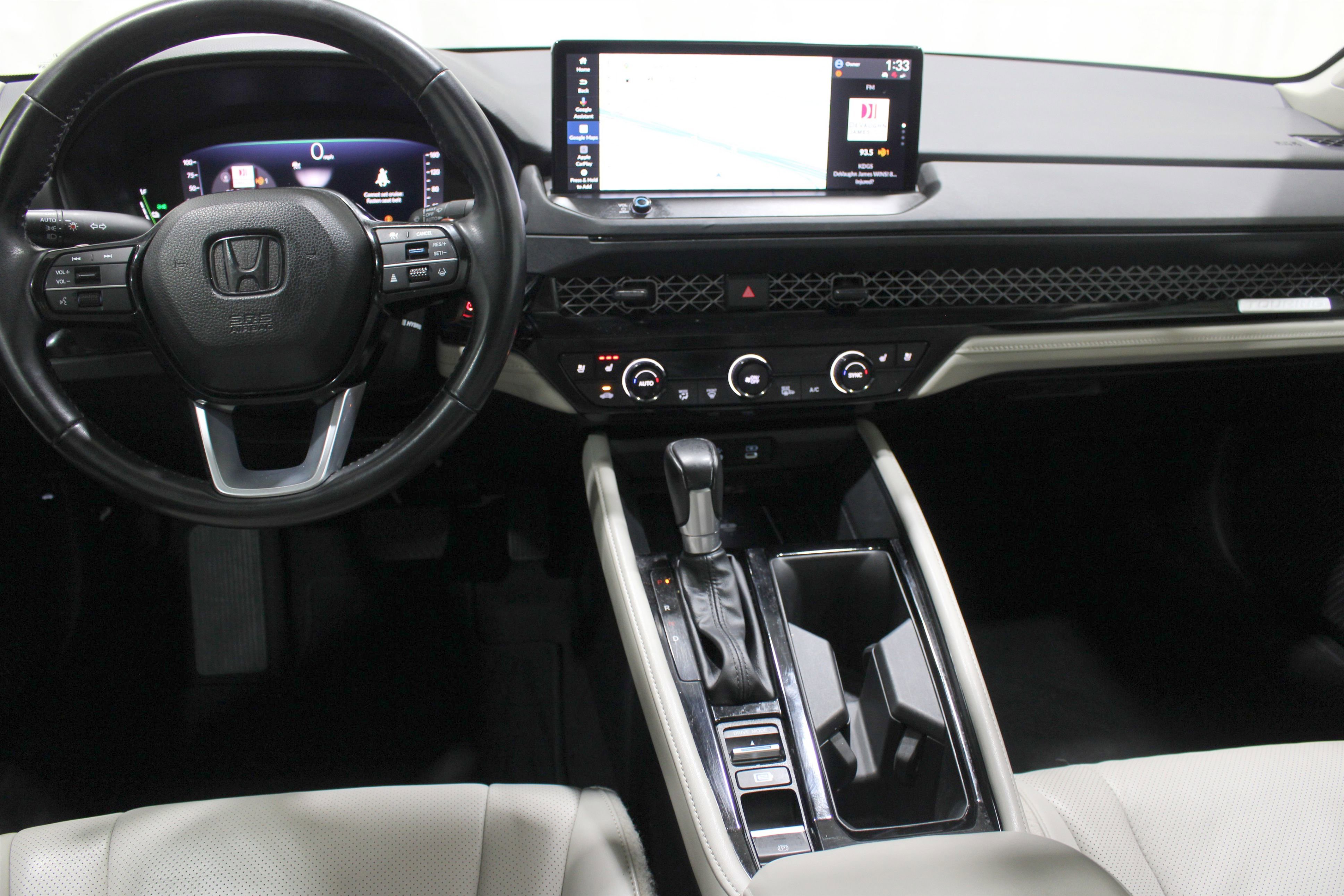 Used 2024 Honda Accord Touring image 2