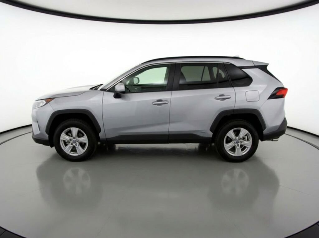 Used 2024 Toyota RAV4 XLE image 4