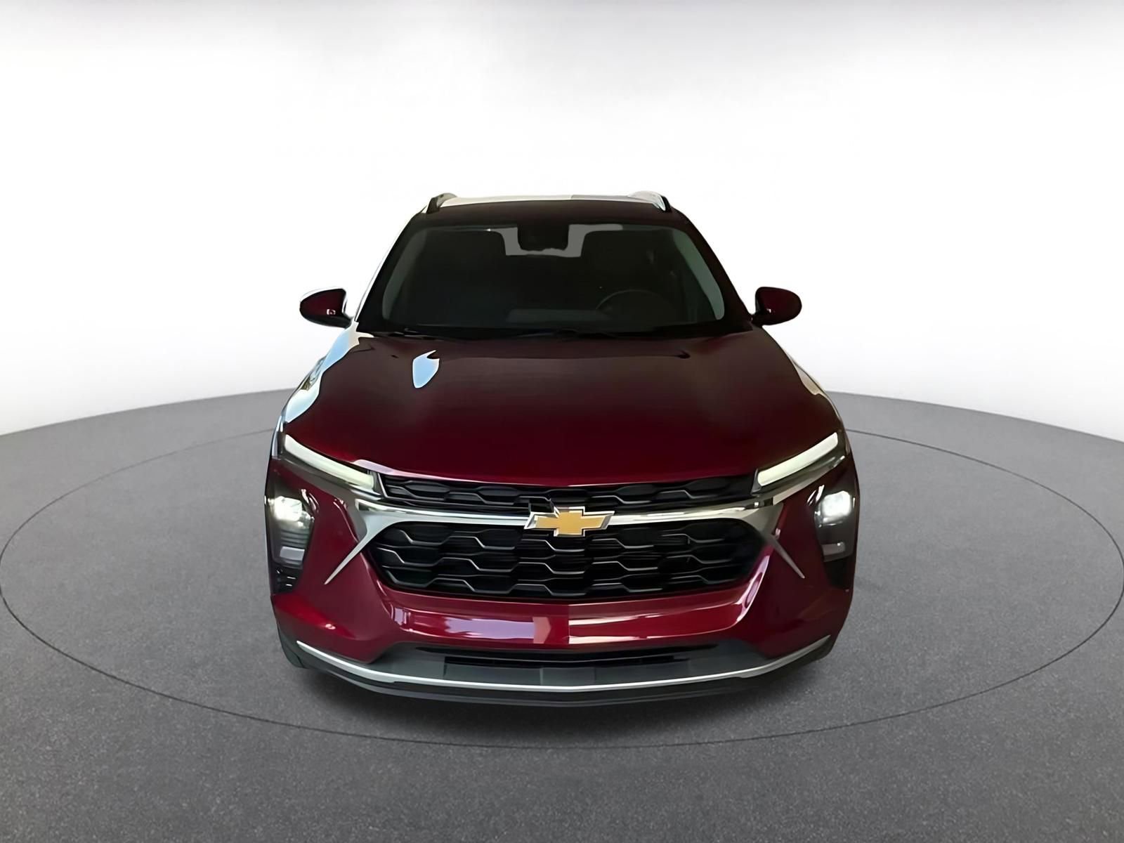 Used 2025 Chevrolet Trax LT w/ LT Convenience Package image 4