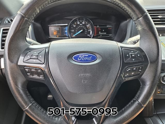 Used 2017 Ford Explorer XLT w/ Equipment Group 201A AWD/4WD image 31