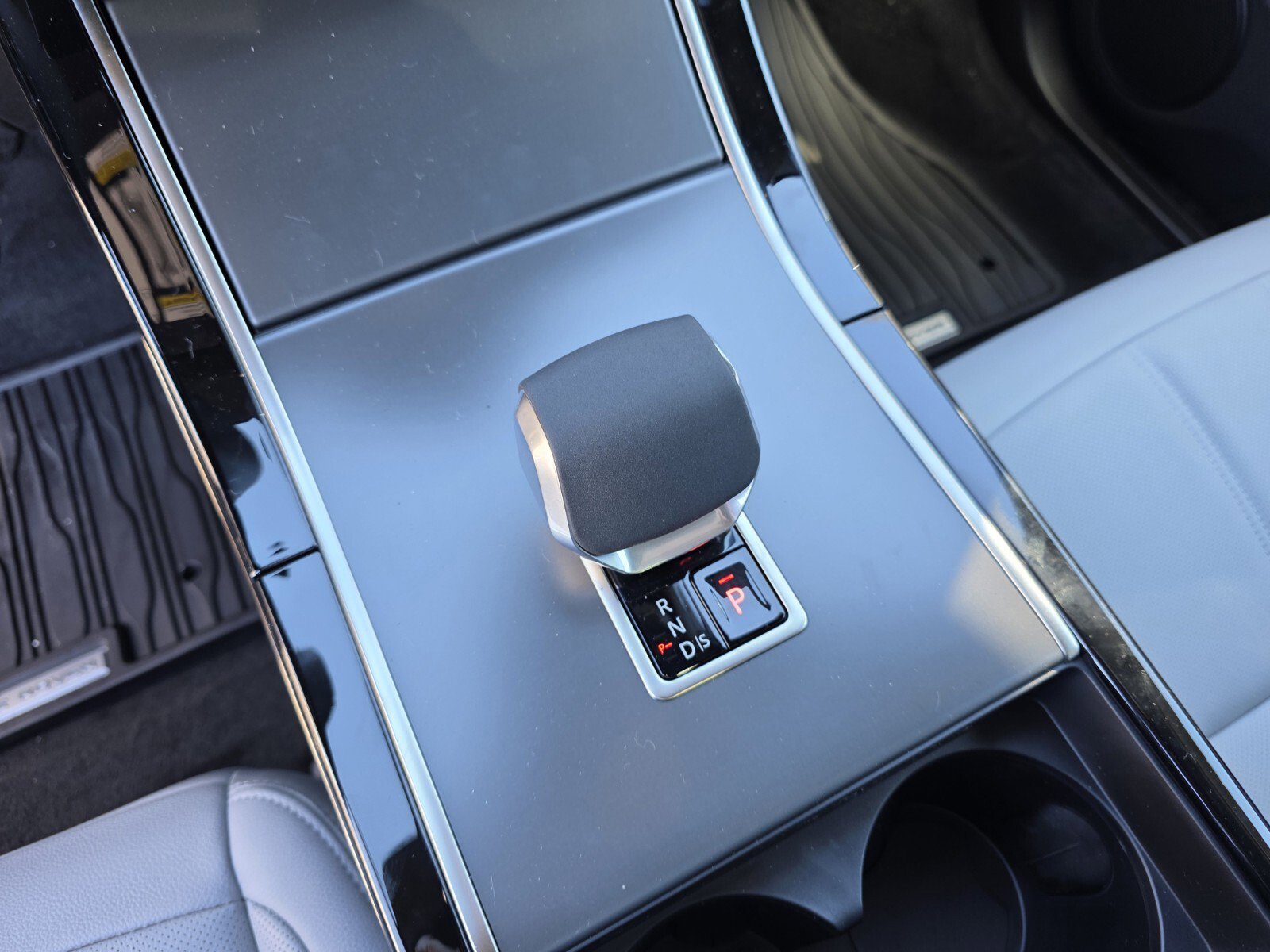 New 2026 Land Rover Range Rover Evoque S image 18