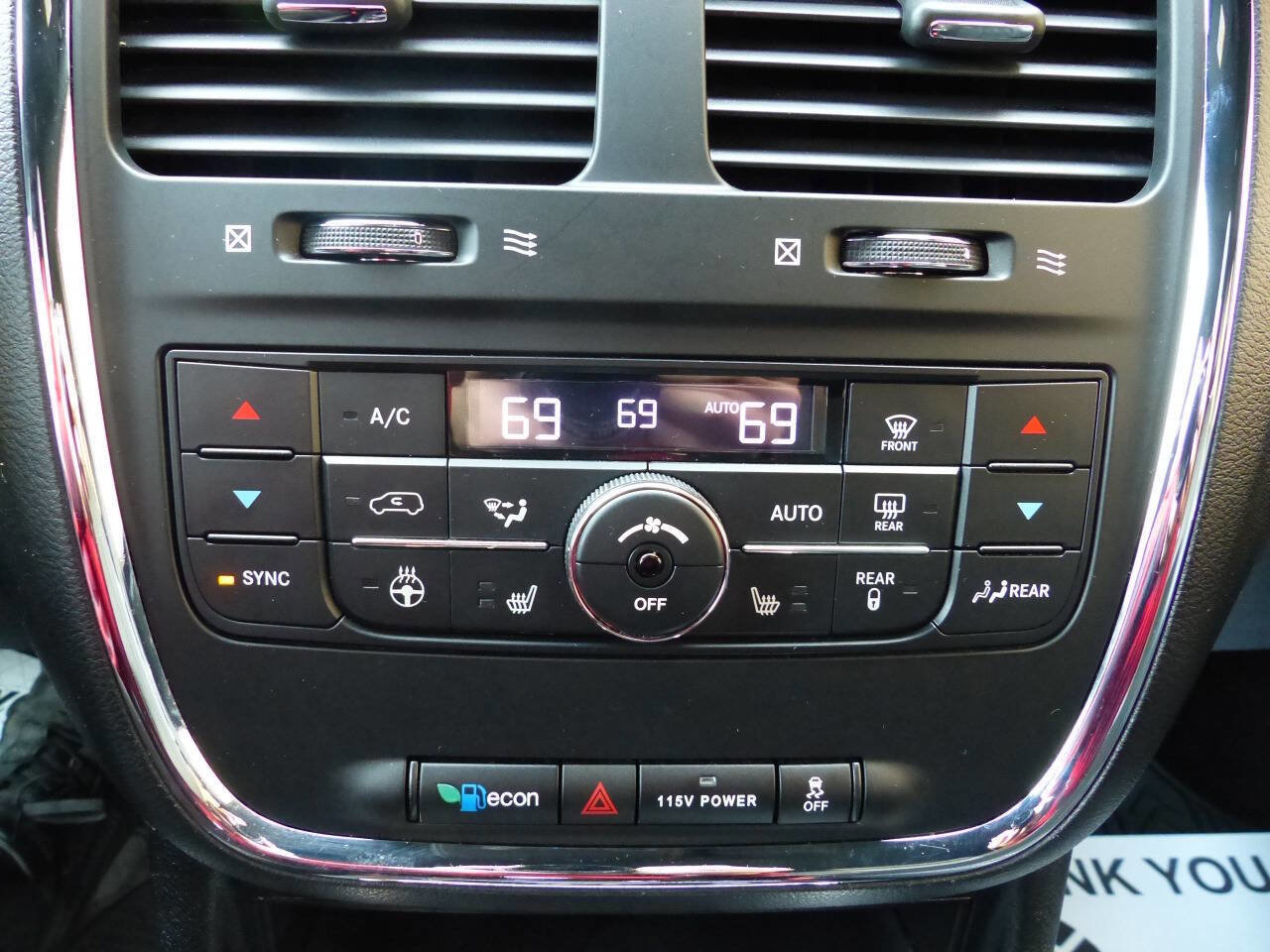 Used 2017 Dodge Grand Caravan SXT w/ Driver Convenience Group image 27