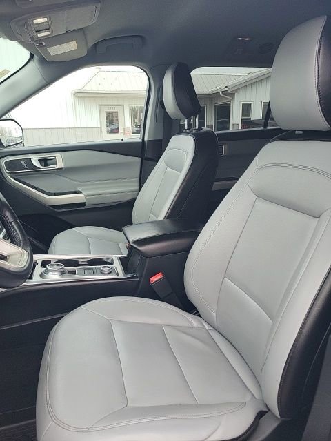 Used 2021 Ford Explorer XLT w/ Equipment Group 202A image 11