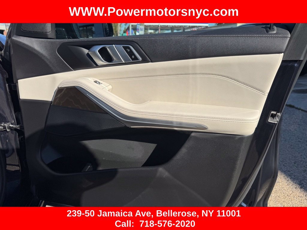 Used 2022 BMW X5 xDrive40i w/ M Sport Package AWD/4WD image 22