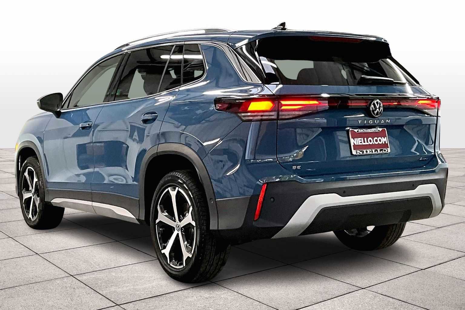 New 2026 Volkswagen Tiguan SE image 3