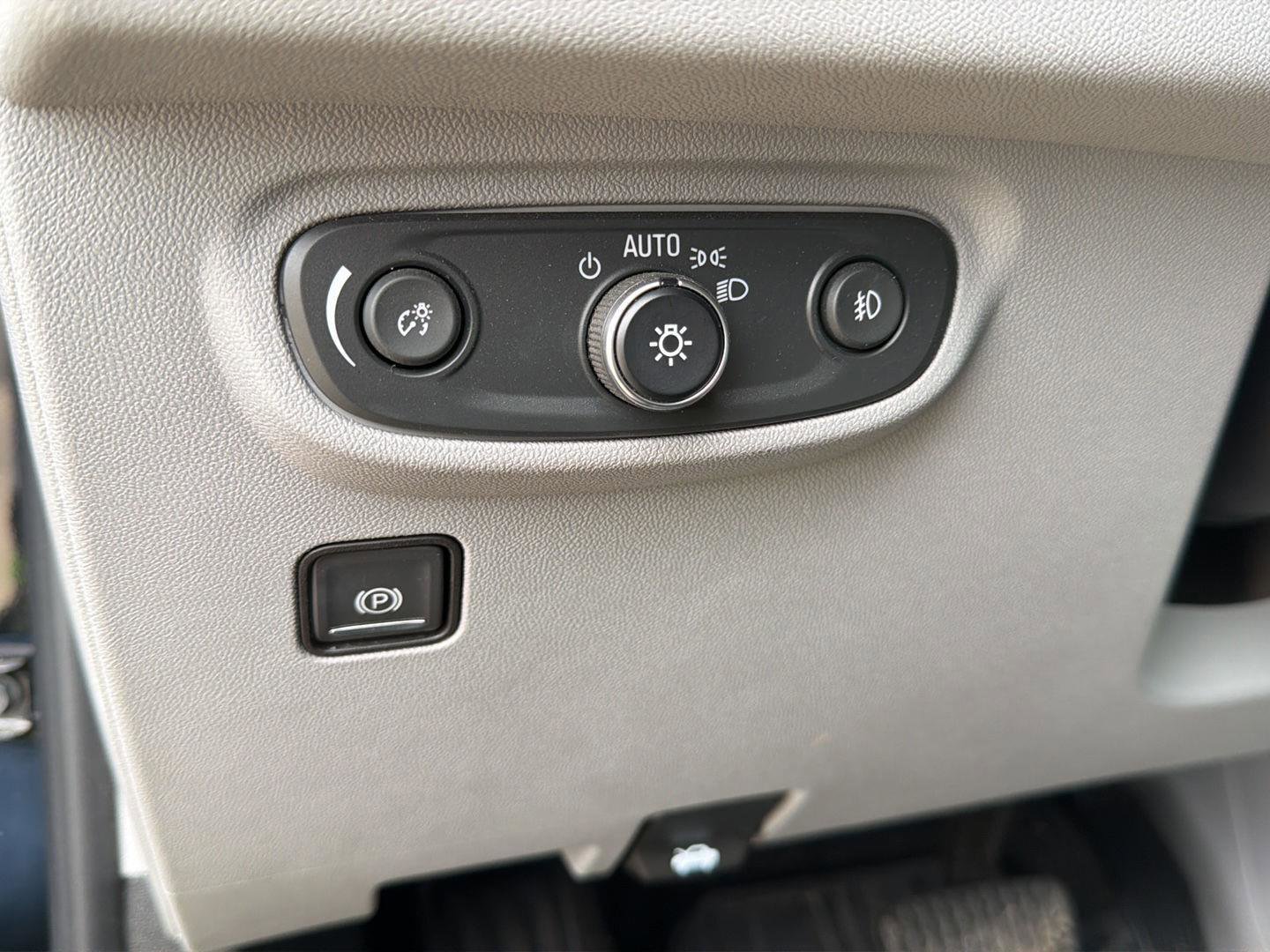 Used 2022 GMC Terrain SLT image 20