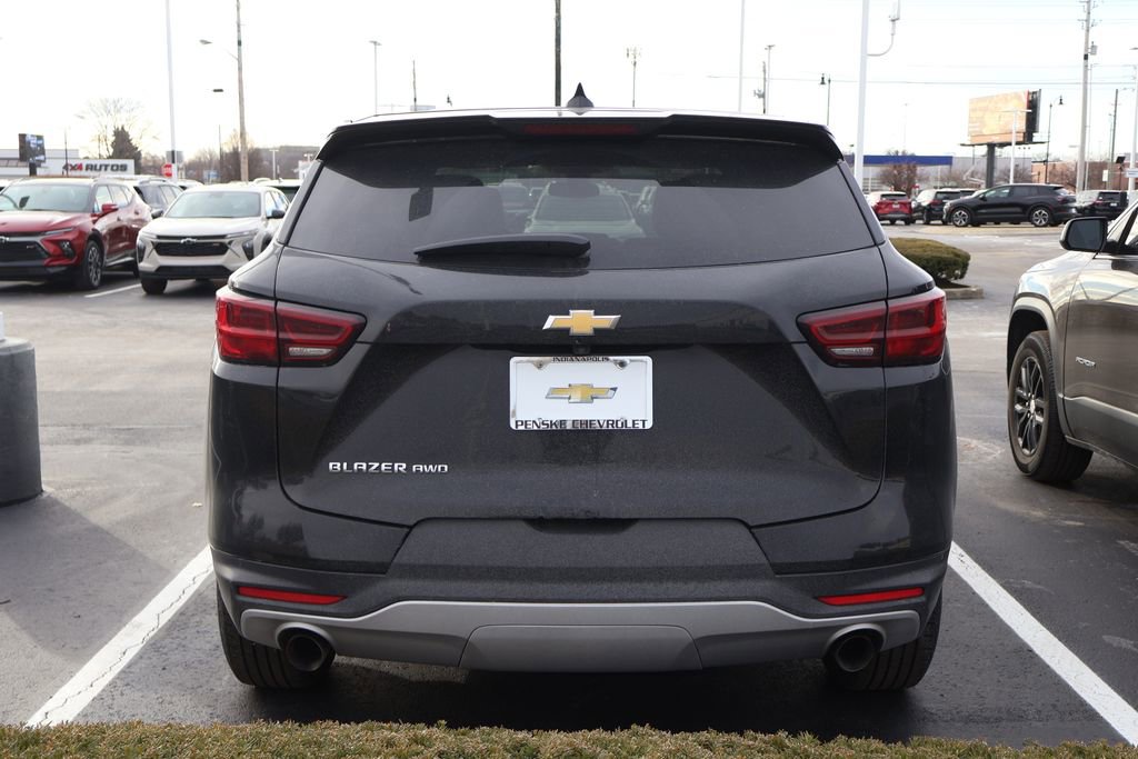 Used 2023 Chevrolet Blazer LT w/ Driver Confidence Package image 8
