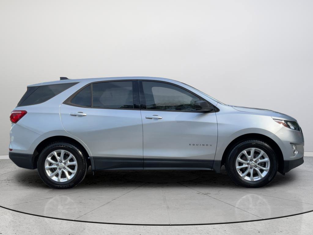 Used 2019 Chevrolet Equinox LS w/ LPO, Floor Liner Package FWD image 6