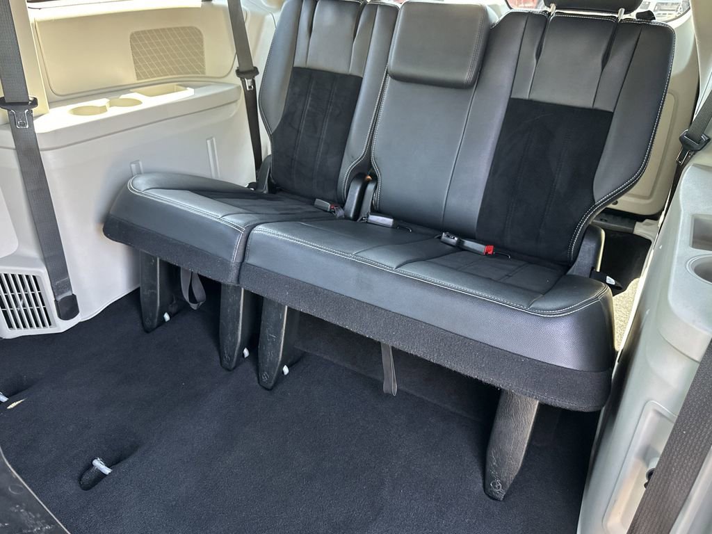 Used 2018 Dodge Grand Caravan SXT FWD image 15