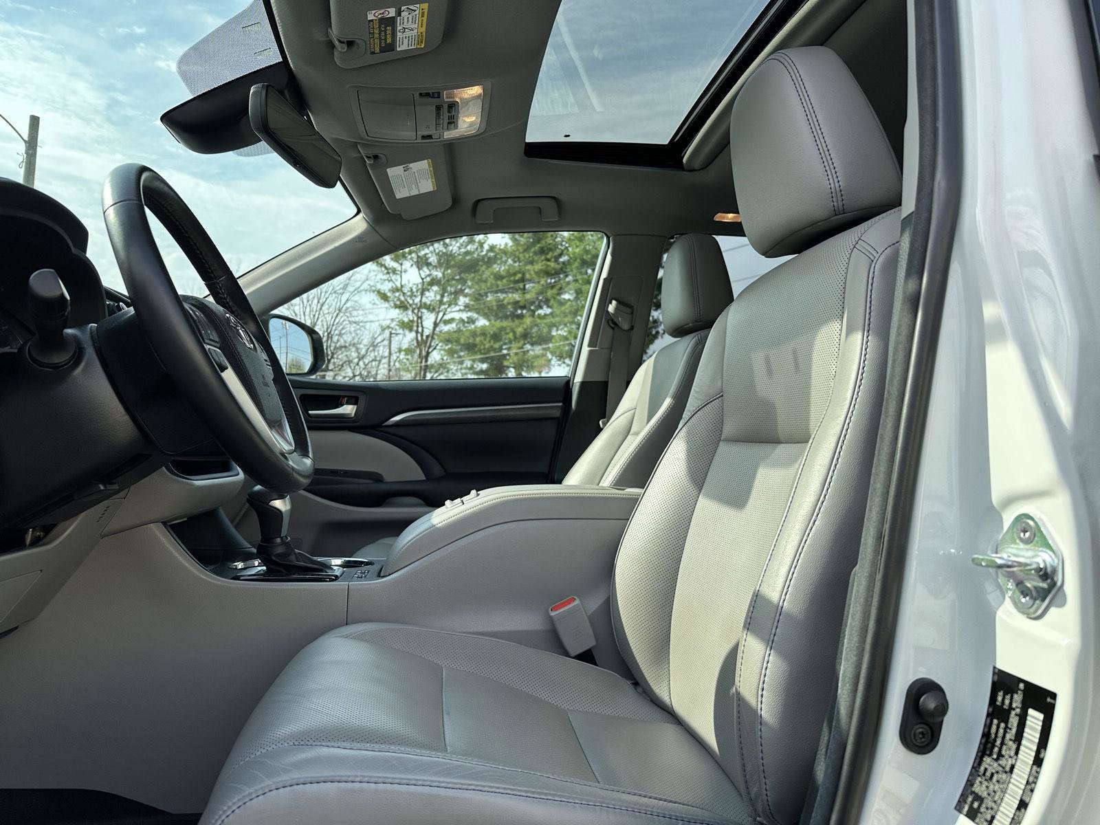 Used 2018 Toyota Highlander Limited image 11