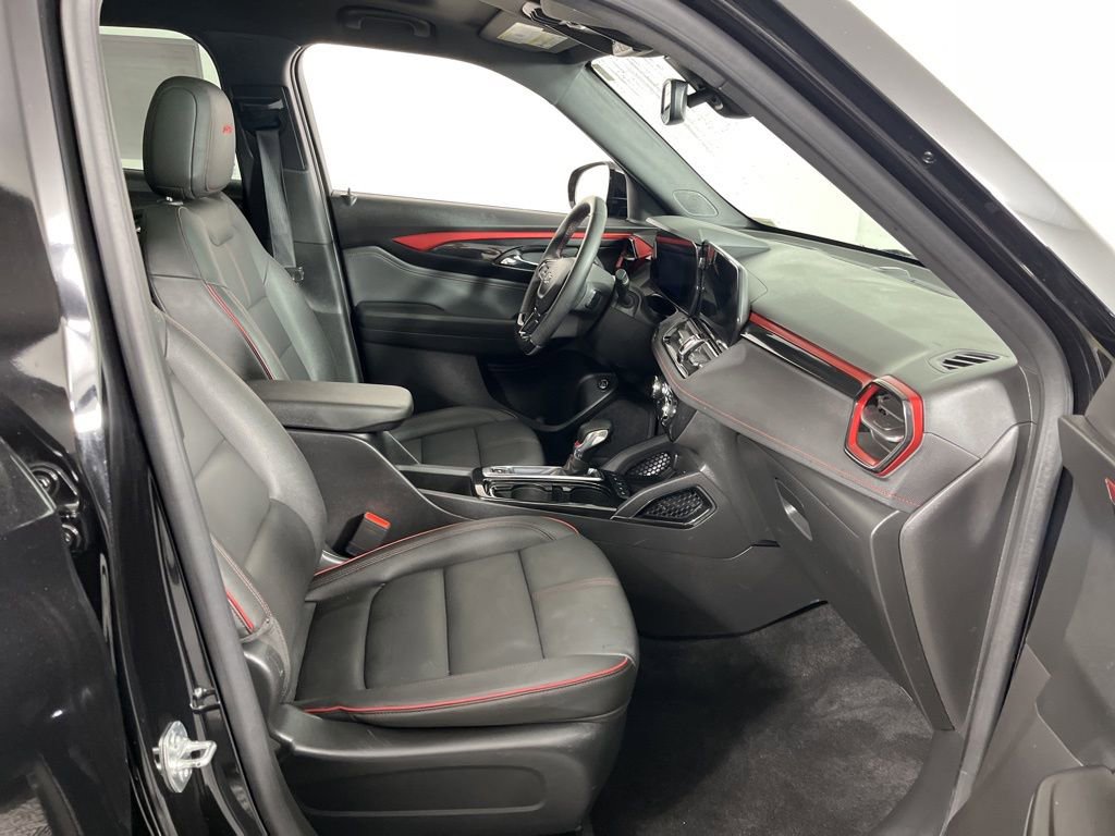 Used 2025 Chevrolet TrailBlazer RS w/ Convenience Package image 8
