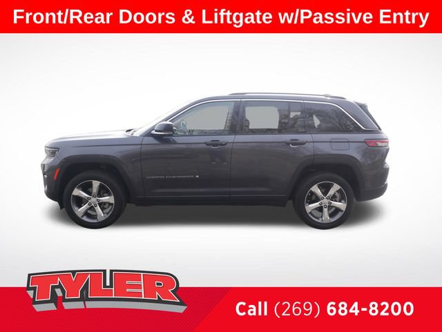 Certified 2022 Jeep Grand Cherokee Limited w/ Luxury Tech Group II AWD/4WD image 4