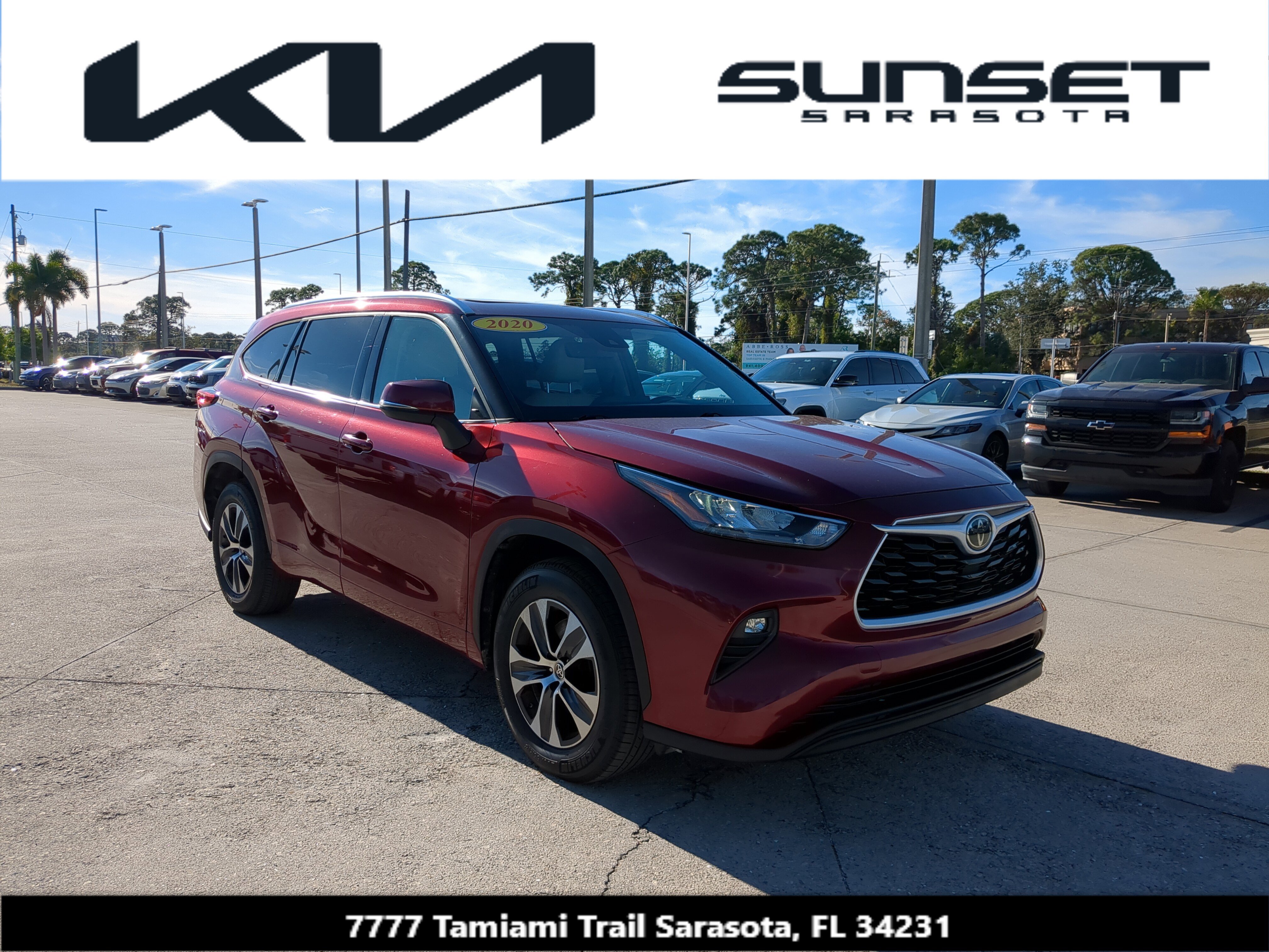 Used 2020 Toyota Highlander XLE image 1