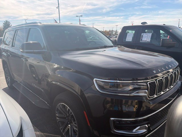 Used 2025 Jeep Wagoneer L Series II w/ 8-pass Seating Package AWD/4WD image 2