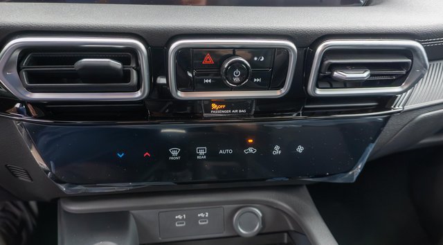 New 2027 Nissan Sentra SV FWD image 17