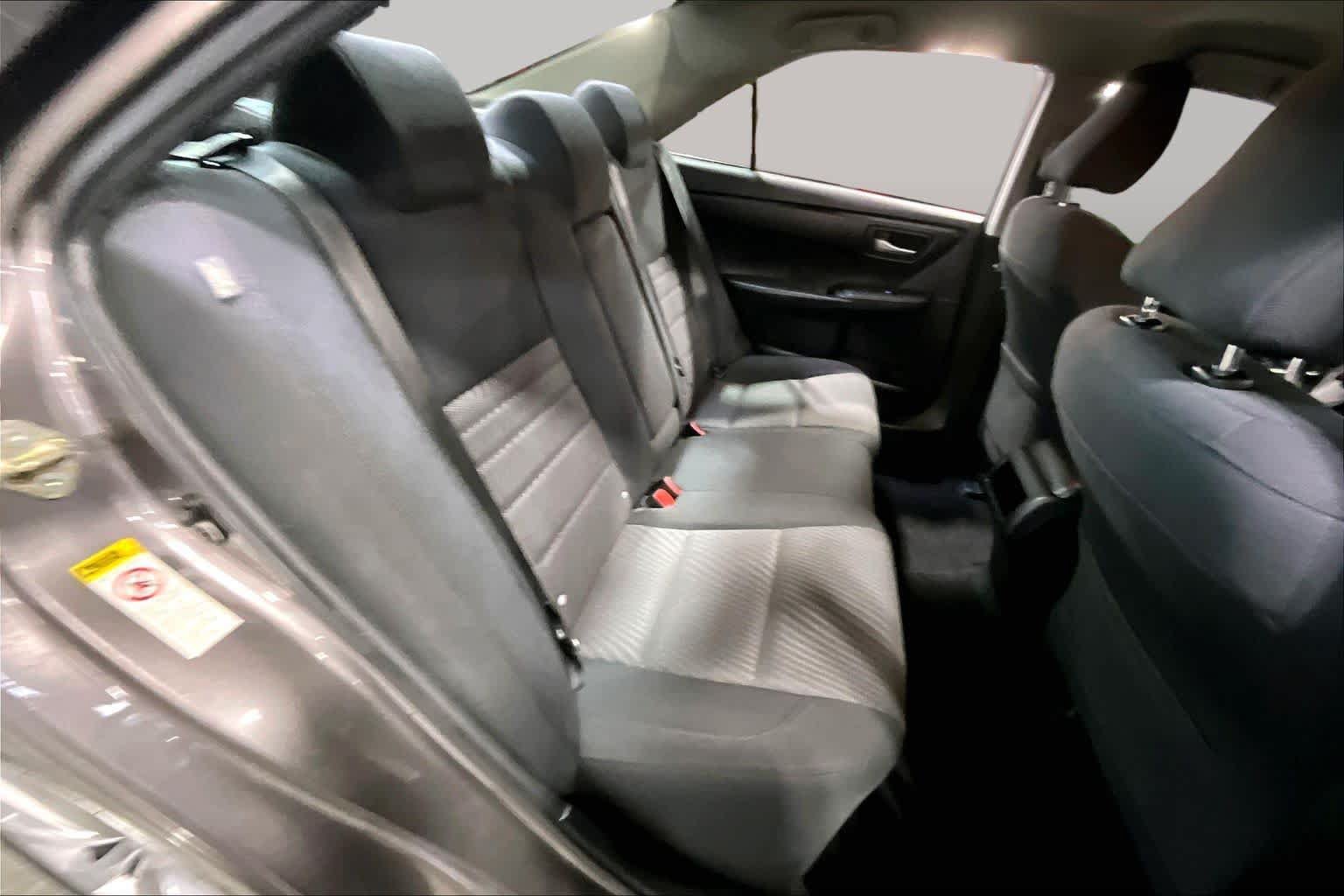 Used 2015 Toyota Camry LE FWD image 19