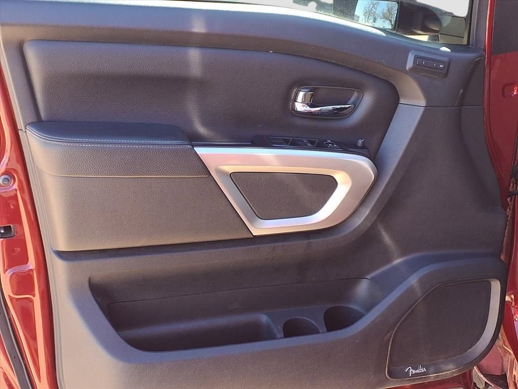 Used 2020 Nissan Titan SL w/ Moonroof Package image 22