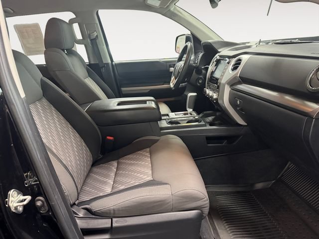 Used 2020 Toyota Tundra SR5 w/ SR5 Convenience Package AWD/4WD image 4