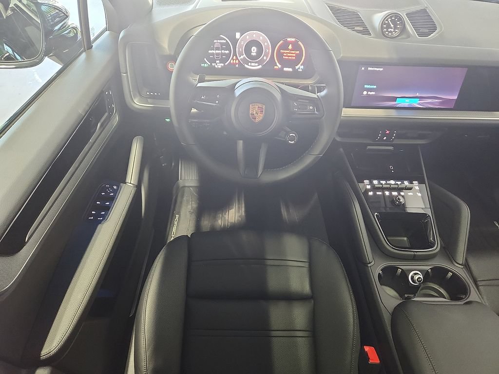 New 2026 Porsche Cayenne Coupe AWD/4WD image 12