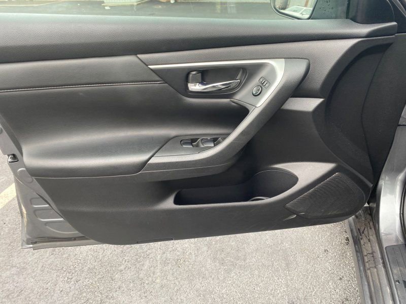 Used 2015 Nissan Altima 2.5 S w/ Power Driver Seat Package image 17