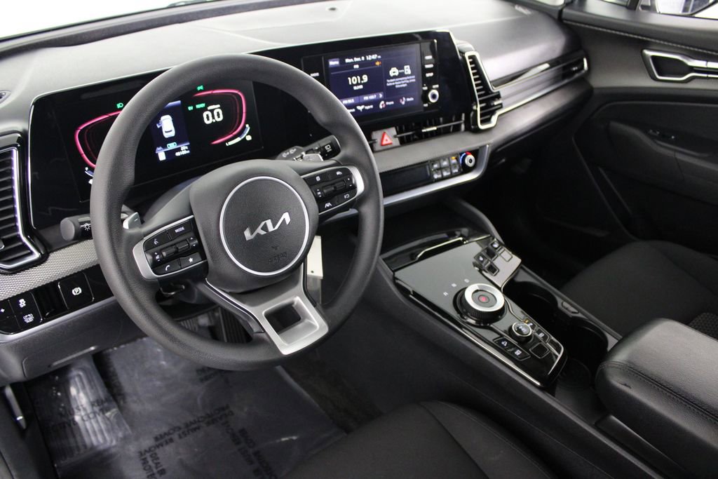 Used 2023 Kia Sportage LX image 16
