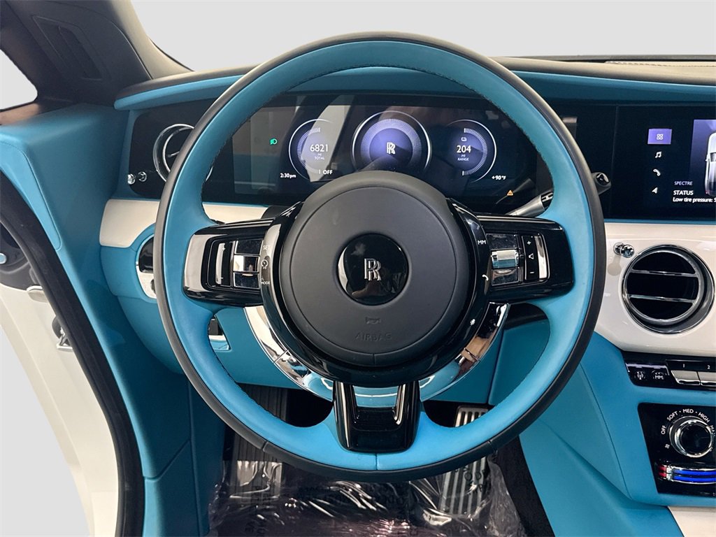 Used 2025 Rolls-Royce Spectre image 11