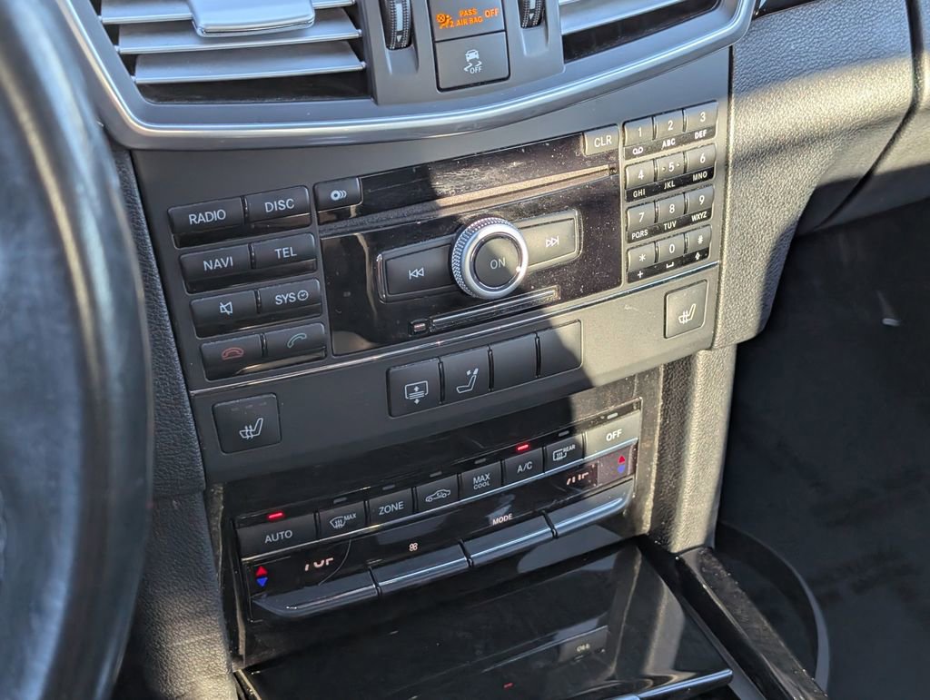 Used 2010 Mercedes-Benz E 350 Sedan image 23