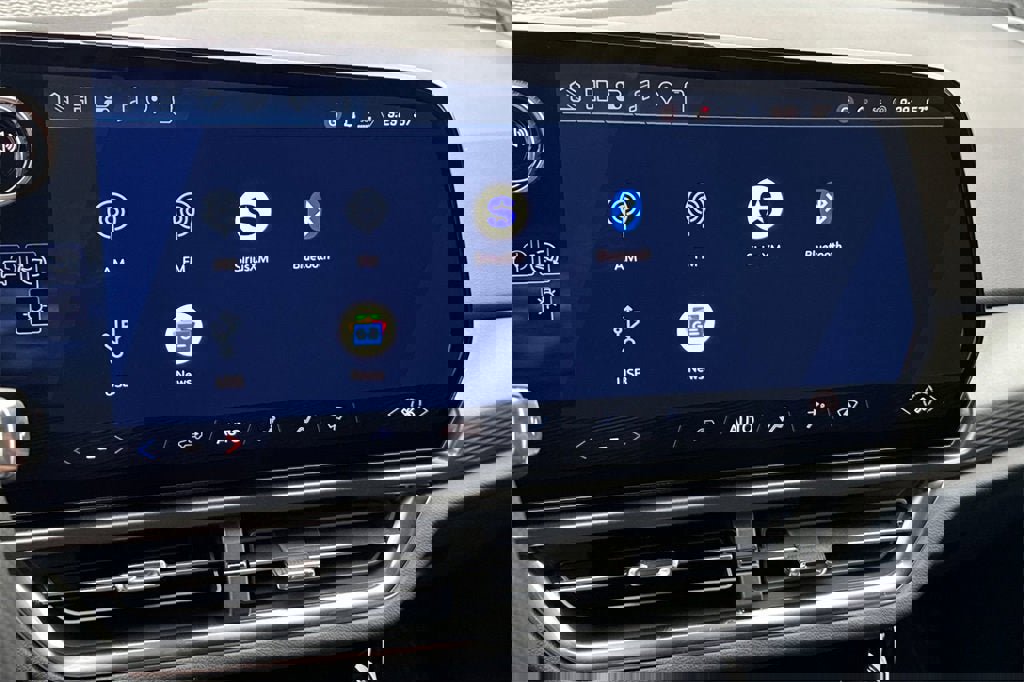 New 2026 Chevrolet Equinox EV LT w/ LPO, Blackout Package image 18