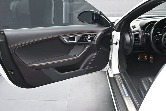 Used 2015 Jaguar F-TYPE R RWD image 15
